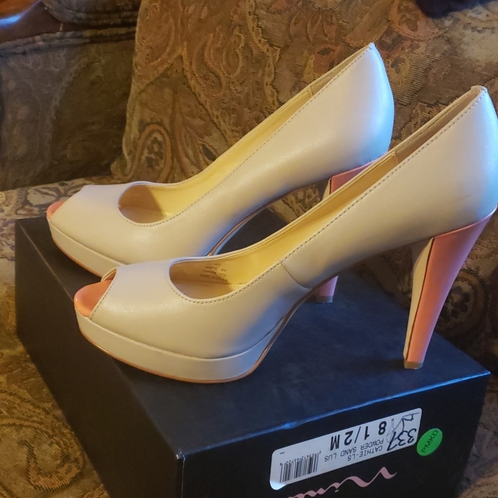 Calvin Klien nude peep toe pumps 8.5